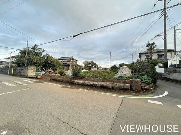 ■北・西公道に面した、300坪超の広～い土地です！