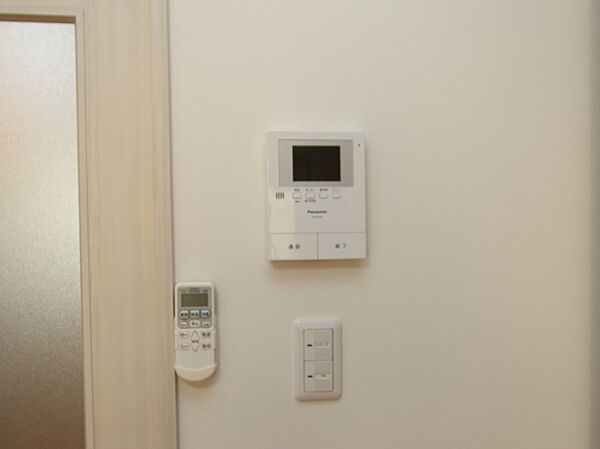 画像13:室内にはモニター付きインターフォンが設置されています
