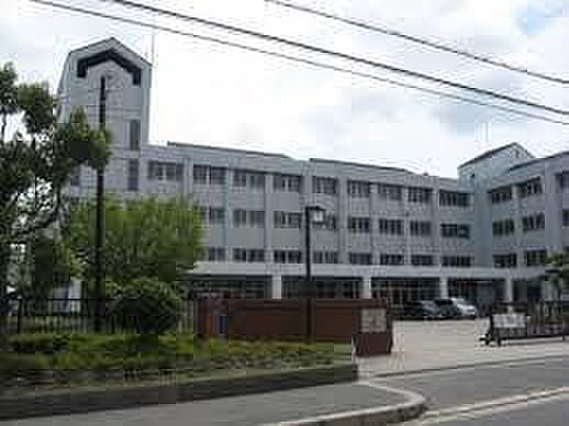 高槻市立阿武山中学校まで764m