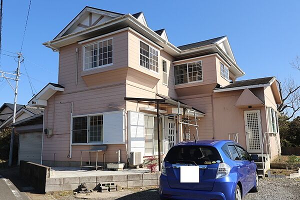 建物西側より
