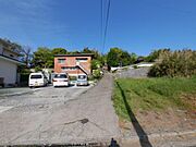 前面道路の写真です。幅員は約2.5あります。