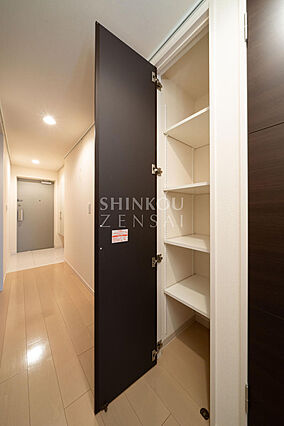 廊下収納