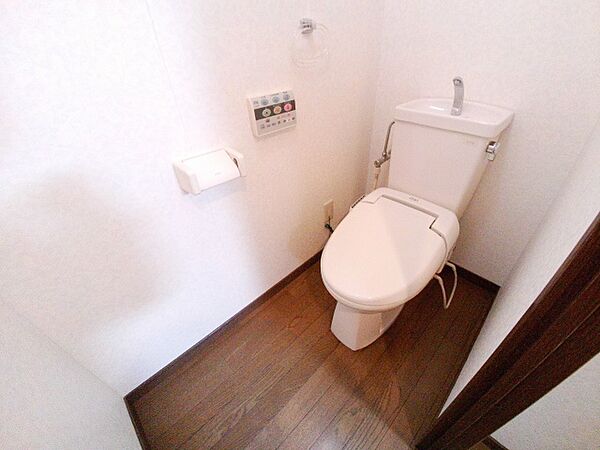 画像8:広くて綺麗なトイレ