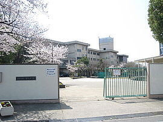寝屋川市立第九中学校まで834m