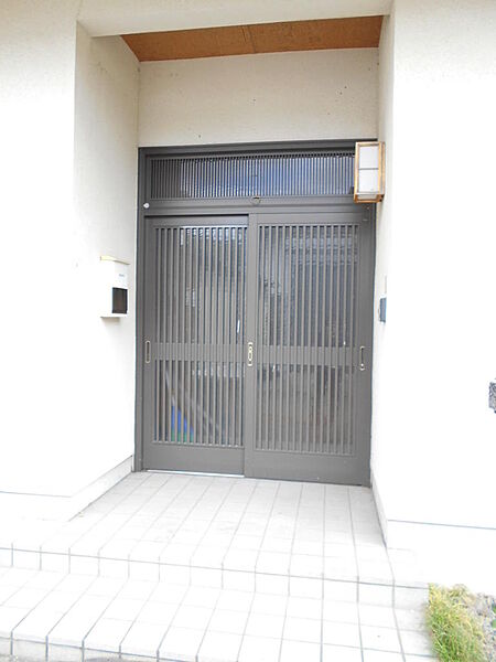玄関を拡大表示
