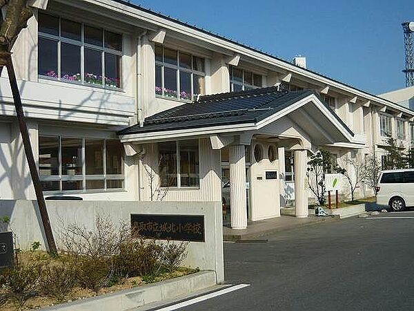 画像27:鳥取市立城北小学校826m