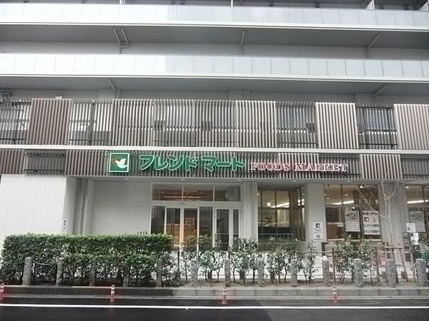 フレンドマート大津駅前店まで400m、【営業時間】平日：7:00〜21:00（月曜日から金曜日までの祝日除く）　　　　　　土日祝日：9:30〜21:00