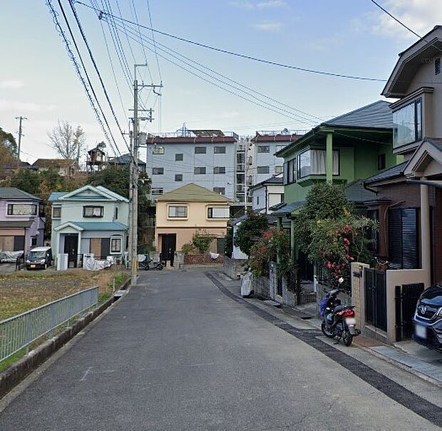 車通りも少なく、子育てに優しい落ち着いた住環境です♪