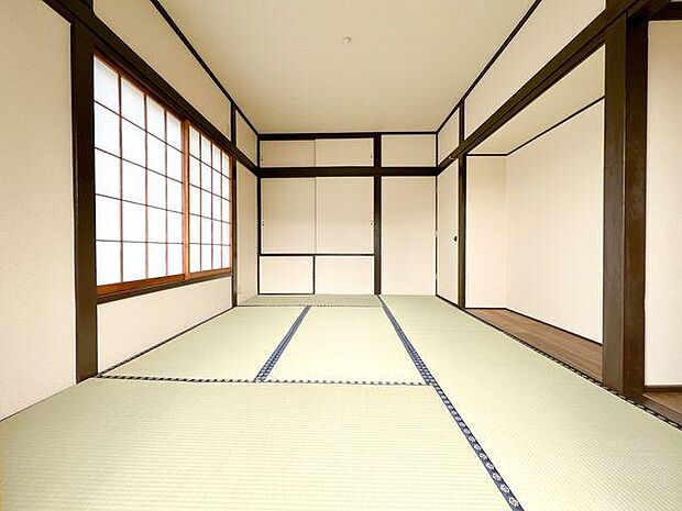 畳の匂いに心がホッと落ち着く和室。和室があることで雰囲気がいいですね。