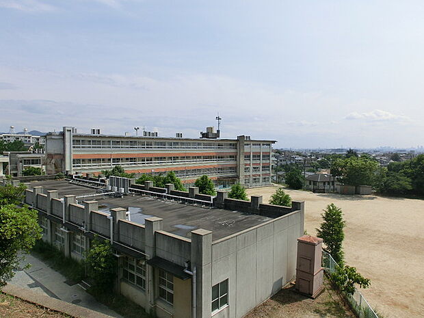 寝屋川市立第二中学校