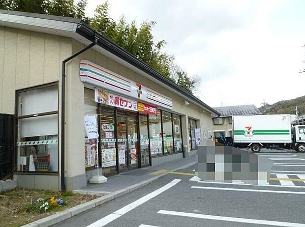 【コンビニエンスストア】セブンイレブン　上賀茂二軒家町店まで715ｍ