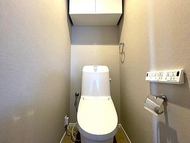 清潔感があるトイレです。仕様の詳細など、気になることはお気軽にお尋ねください。