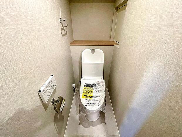 清潔感があるトイレです。仕様の詳細など、気になることはお気軽にお尋ねください。