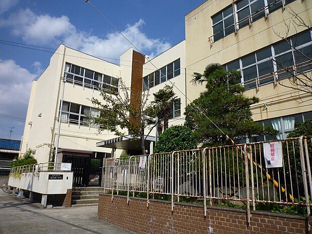 羽曳野市立高鷲南小学校