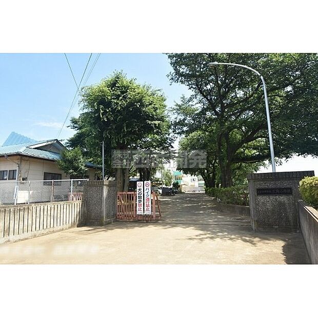 三角小学校