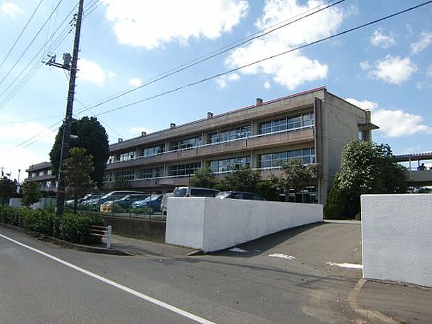 【中学校】白井市立南山中学校まで900ｍ