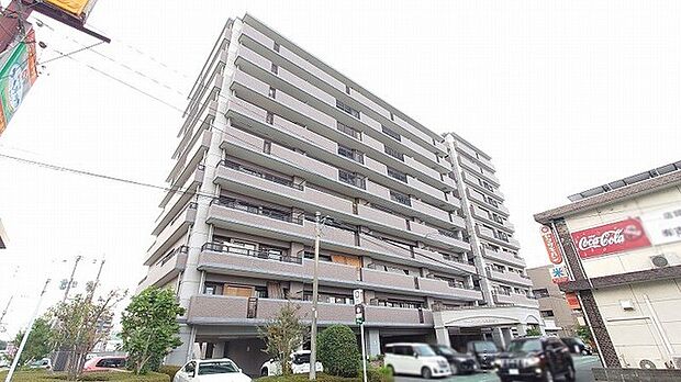 アーバンパレス諏訪野(4LDK) 4階の外観