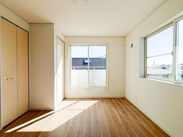 明るく風通し良好な全室2面採光で空気の入れ替えもしやすい間取♪