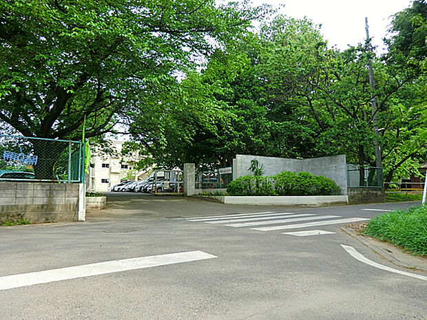 ふじみ野市立鶴ケ丘小学校（1097m）