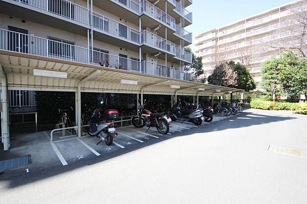 敷地内バイク置き場・駐輪場