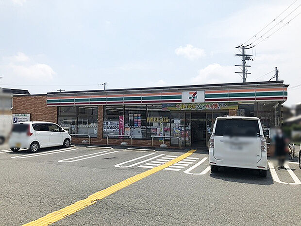 セブンイレブン姫路伊伝居店