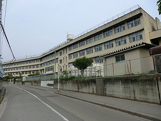 【中学校】飯能市立　加治中学校まで2200ｍ