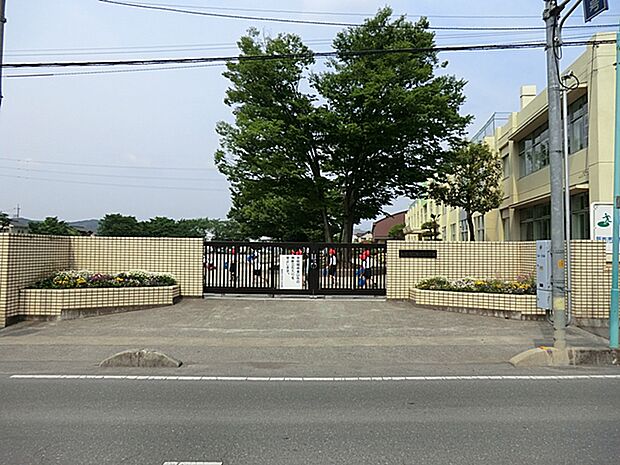 【小学校】飯能市立　加治小学校まで1000ｍ