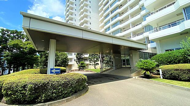 定住も可能な3LDK住戸。JR東海道本線「熱海駅」徒歩5分の立地。