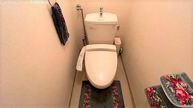 トイレ：トイレです。交換したい方にはリフォーム業者の紹介もできます。