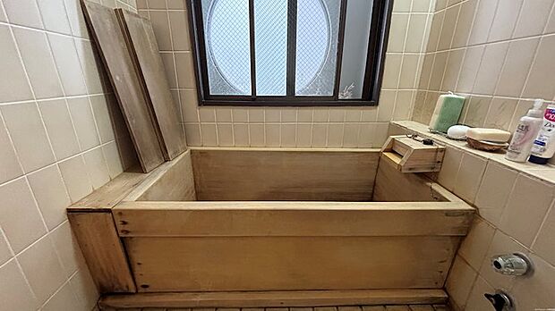 浴室。海音クラブ加入により温泉供給が可能。