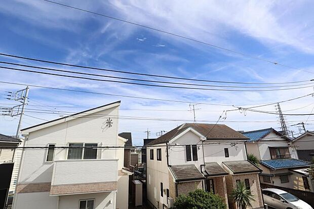 周りは静かな住宅街です