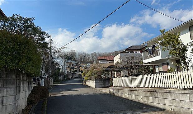 田園風景が味わえる土地に住みたい！海や山の見える自然豊かな土地に住みたい！などご要望に併せて当社営業がご提案させて頂きます。当社が抱えている数ある物件の中からお客様が納得する1件を一緒に探しましょう！