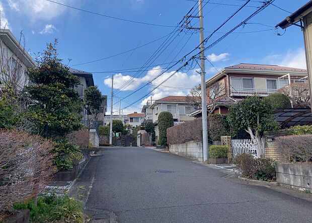 田園風景が味わえる土地に住みたい！海や山の見える自然豊かな土地に住みたい！などご要望に併せて当社営業がご提案させて頂きます。当社が抱えている数ある物件の中からお客様が納得する1件を一緒に探しましょう！