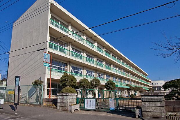 所沢市立柳瀬小学校（683m）