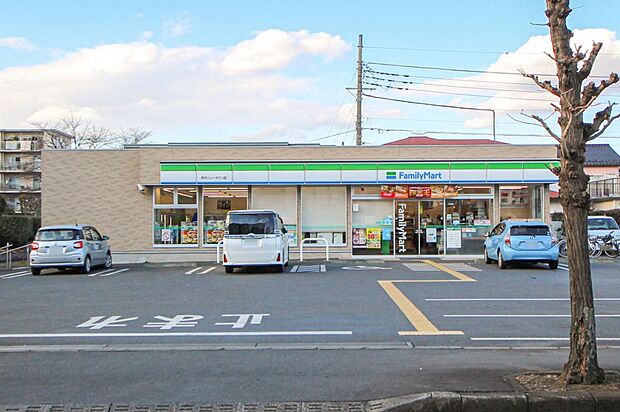 ファミリーマート 所沢ニュータウン店（225m）