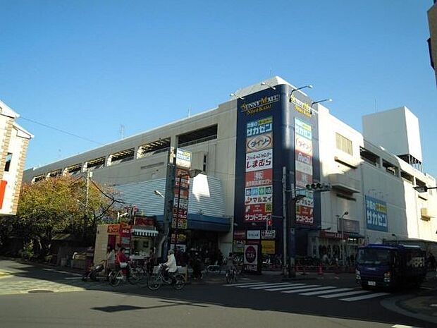 新鮮市場マルエイ西葛西店 徒歩2分。 180m