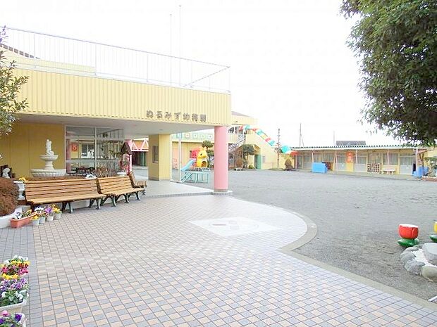 【ぬるみず幼稚園】　先生方がとても愛想がよく、地域の方々から愛される幼稚園です。園庭も広いのでたくさん体を動かして遊べます。