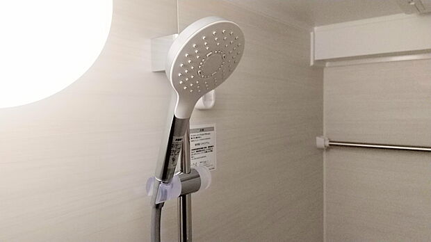 シンプルでおしゃれなデザインのシャワーです。