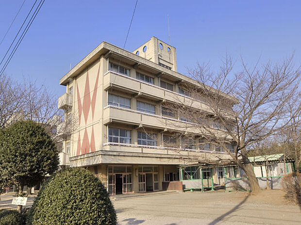 北本市立北小学校（800m）