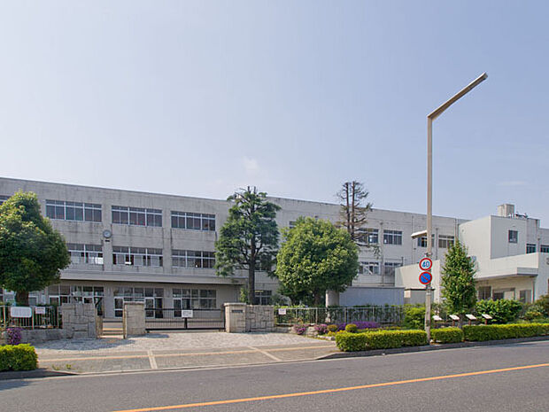 さいたま市立与野西中学校（520m）