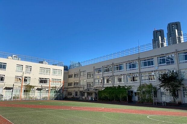 新宿区立西新宿小学校まで徒歩約6分(457m)