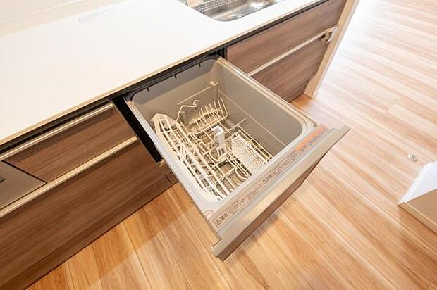 ■キッチン／食洗機／お料理の後片つけをきちんとサポートするビルトインタイプの食器洗い乾燥機です。
