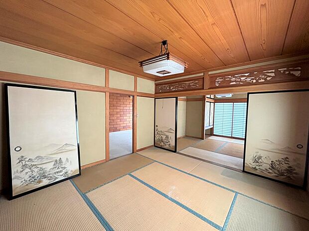 【リフォーム中】手前の和室は、LDKにリフォームになります。奥の和室は畳の表替え、クロス張替えを行います。