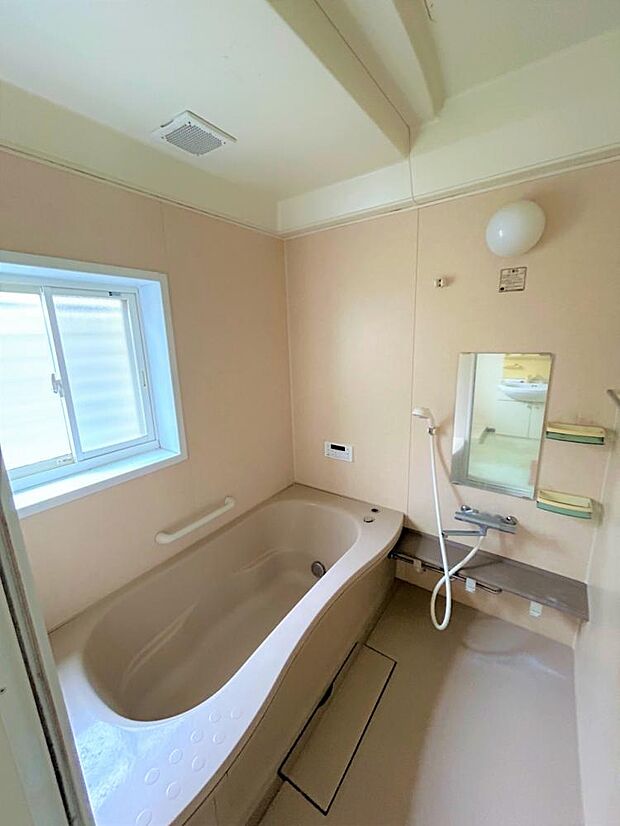 【リフォーム前】浴室です。ハウステック製のユニットバスに交換する予定です。