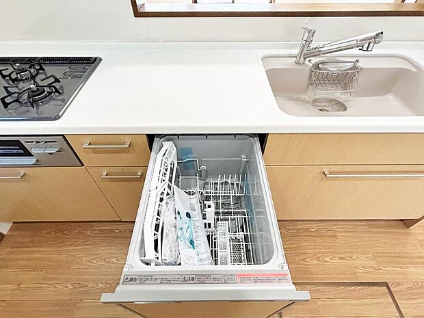 【リフォーム完成〈食洗器〉】システムキッチンには嬉しい食洗器付き。ビルトイン型なので設置場所にも困りません。