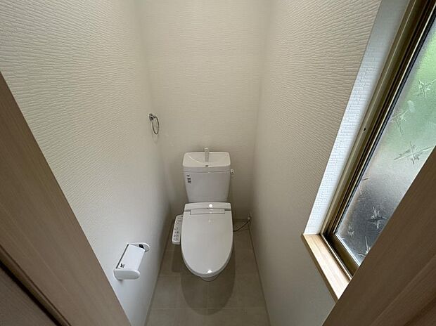 【リフォーム済】2階のトイレも新品交換いたしました。