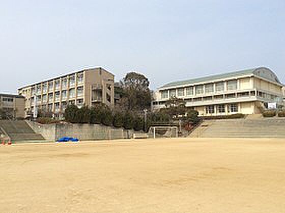 【中学校】西宮市立上ヶ原中学校まで84ｍ