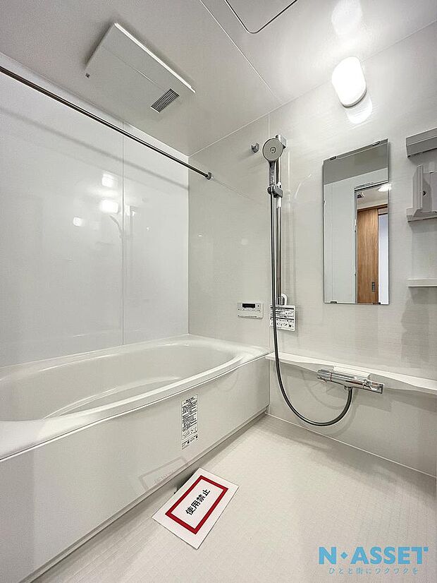 【新規交換】浴室換気乾燥暖房機付き。浴槽にはダブルの保温構造でお湯が冷めにくいサーモバスSを採用。