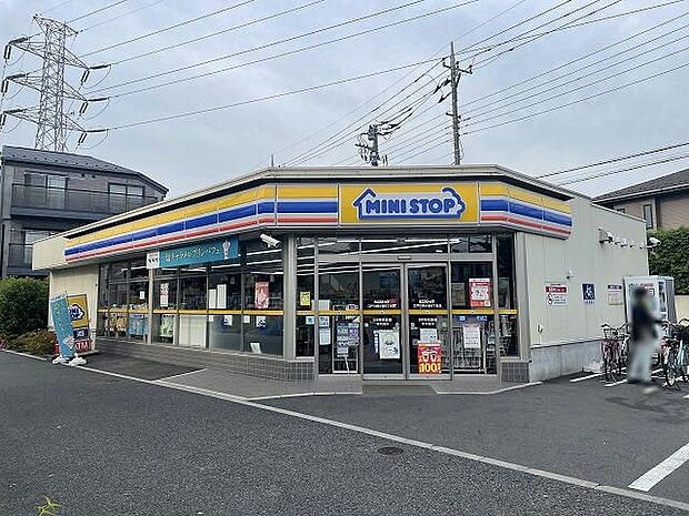 ミニストップ江戸川南小岩6丁目店 徒歩4分。 260m