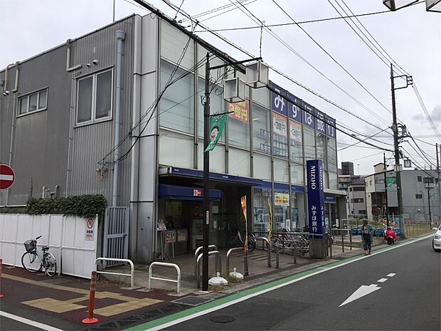 株式会社みずほ銀行 鶴瀬支店（237m）